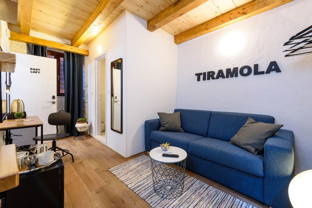 Apartments & Rooms Tiramola - Old Town トロギール エクステリア 写真