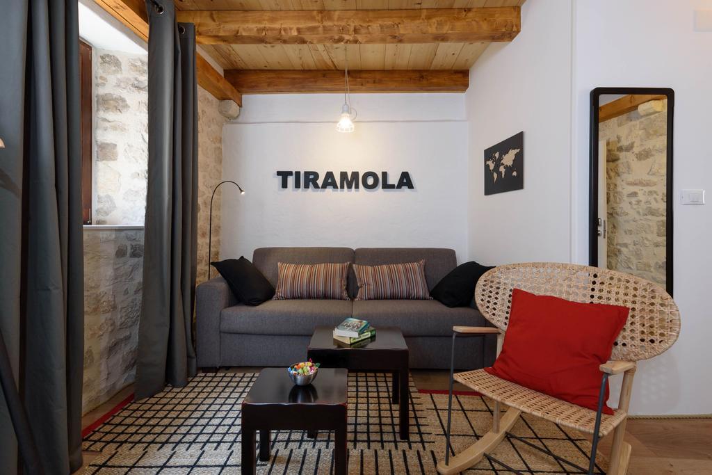 Apartments & Rooms Tiramola - Old Town トロギール エクステリア 写真